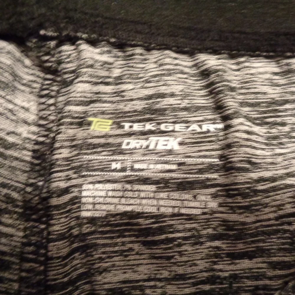 TEK Gear Women's Active Shorts Size Medium NWT  Mid Rise
